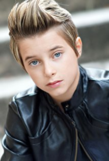 Gavin Magnus