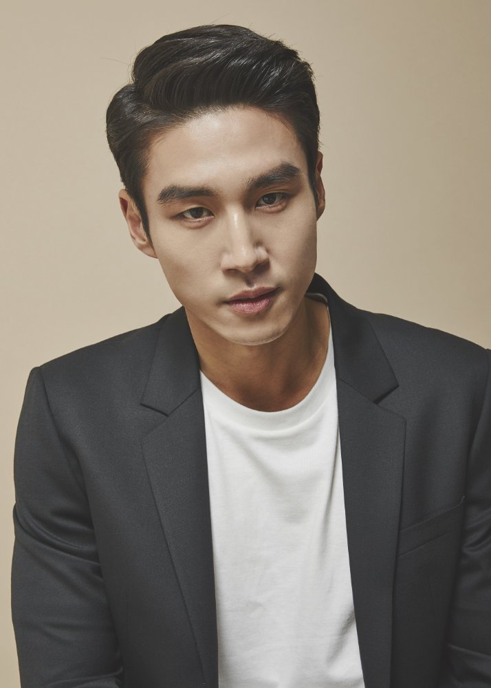 Won Hee Lee