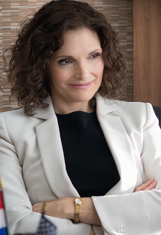 Mary Elizabeth Mastrantonio