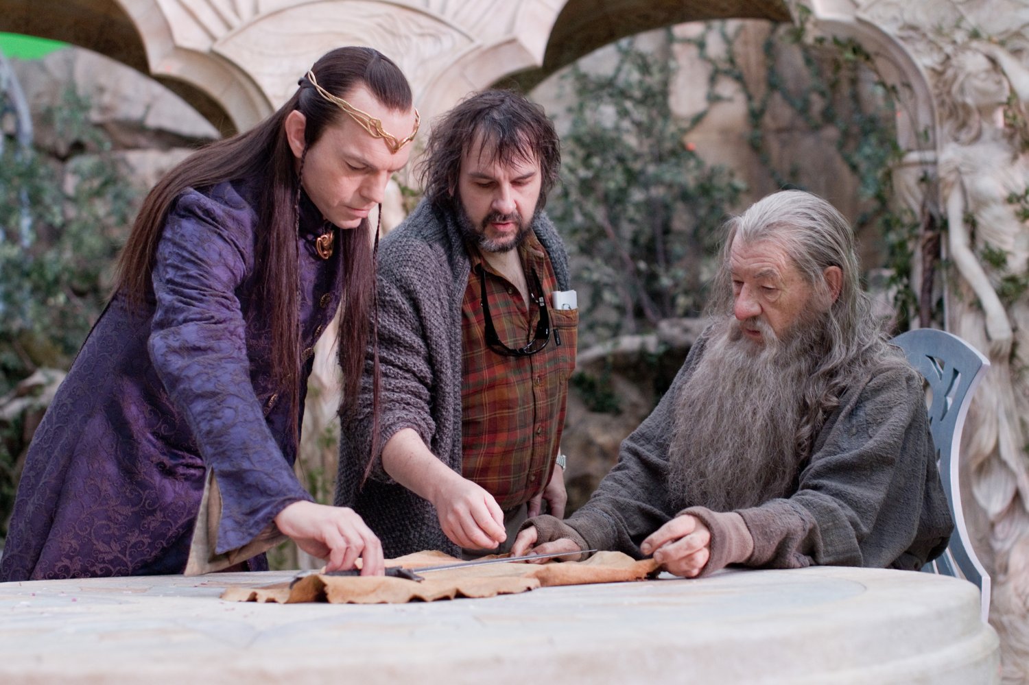 Hugo Weaving